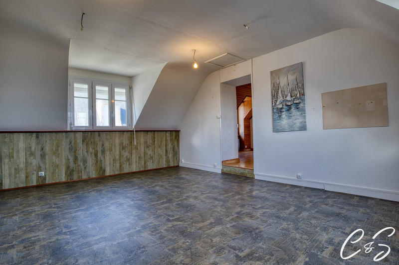 Maison - 137 m² - 6 pièces