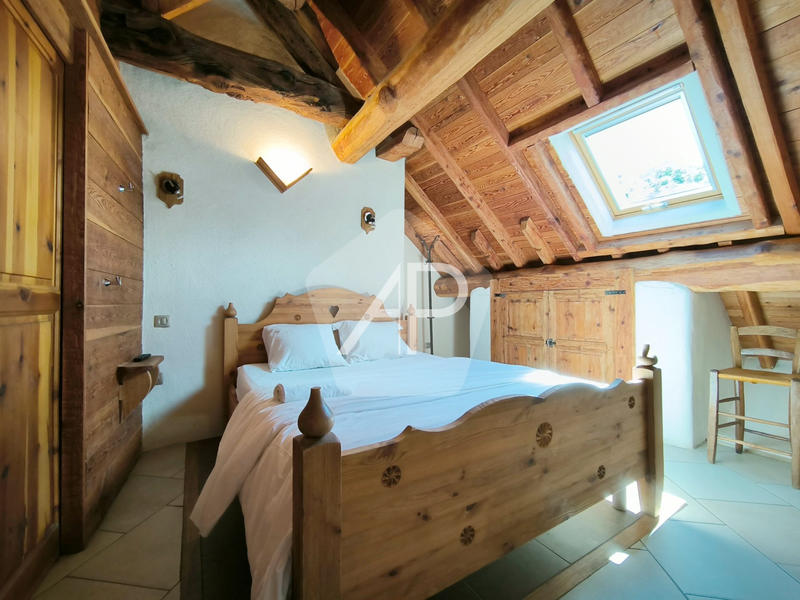 Maison ancienne - 348 m² - 12 pièces