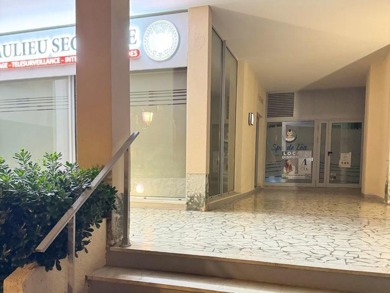 Local commercial - 67 m² - 2 pièces