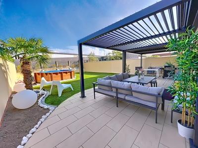 Maison - 96 m² - 4 pièces