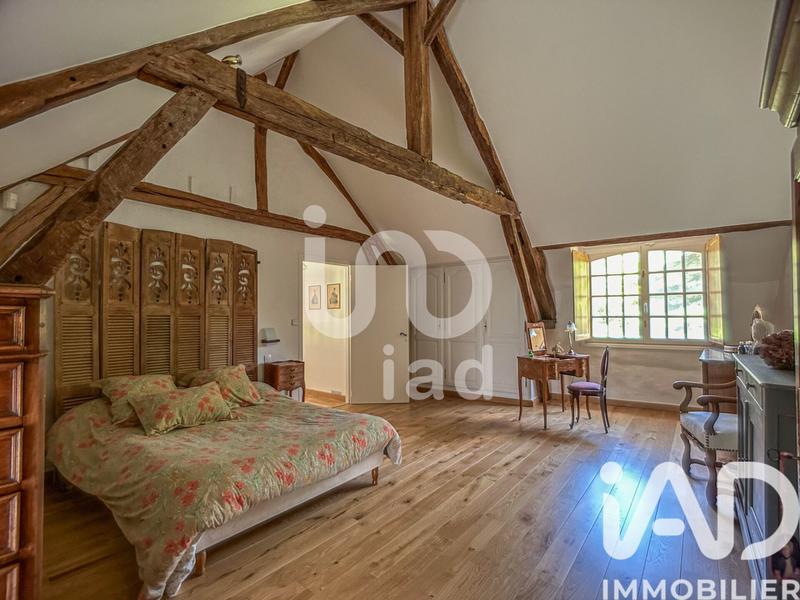 Maison - 215 m² - 9 pièces