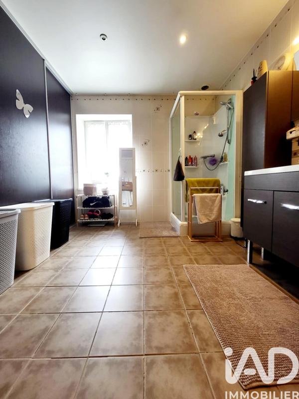 Maison - 220 m² - 7 pièces