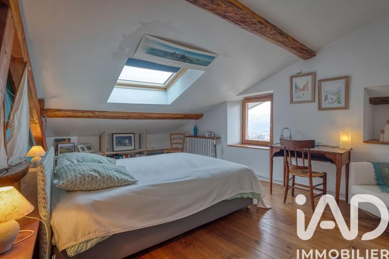 Maison - 303 m² - 8 pièces