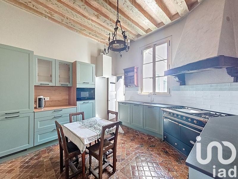 Appartement - 244 m² - 8 pièces