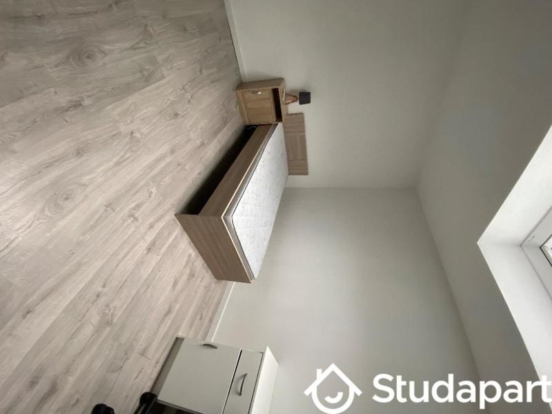 Chambre - 9 m² - 1 pièce