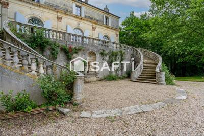 Maison - 250 m² - 9 pièces