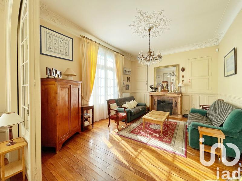 Maison - 194 m² - 8 pièces