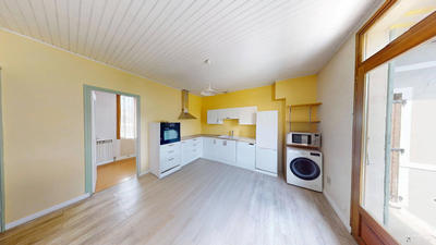 Maison - 216 m² - 8 pièces