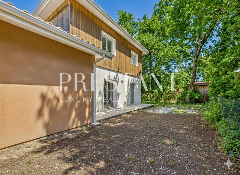 Maison - 92 m² - 4 pièces