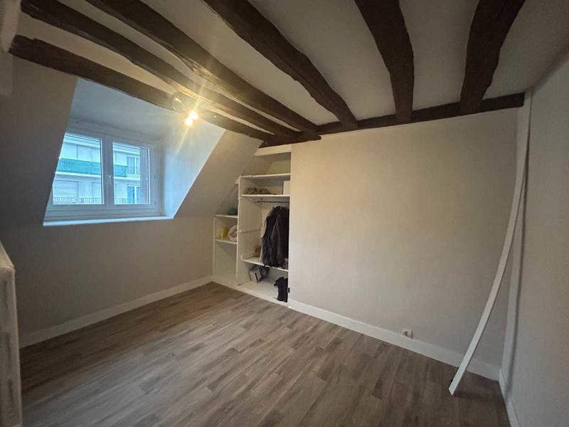 Maison - 233 m² - 10 pièces