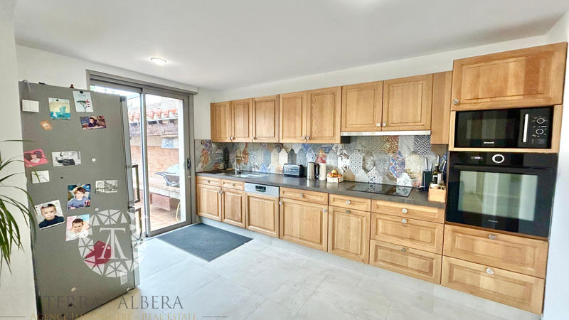 Villa - 259 m² - 7 pièces