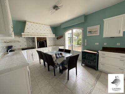 Maison ancienne - 385 m² - 8 pièces