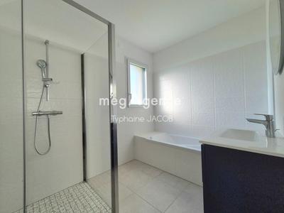 Maison - 92 m² - 4 pièces