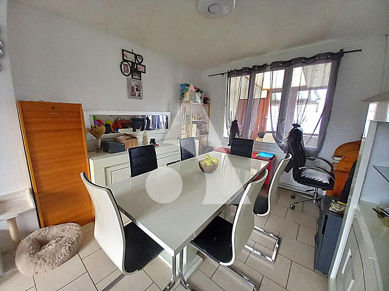 Maison - 79 m² - 7 pièces