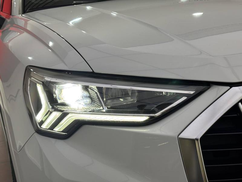 Audi Q3 45 TFSIe 245 ch s tronic 6 s line