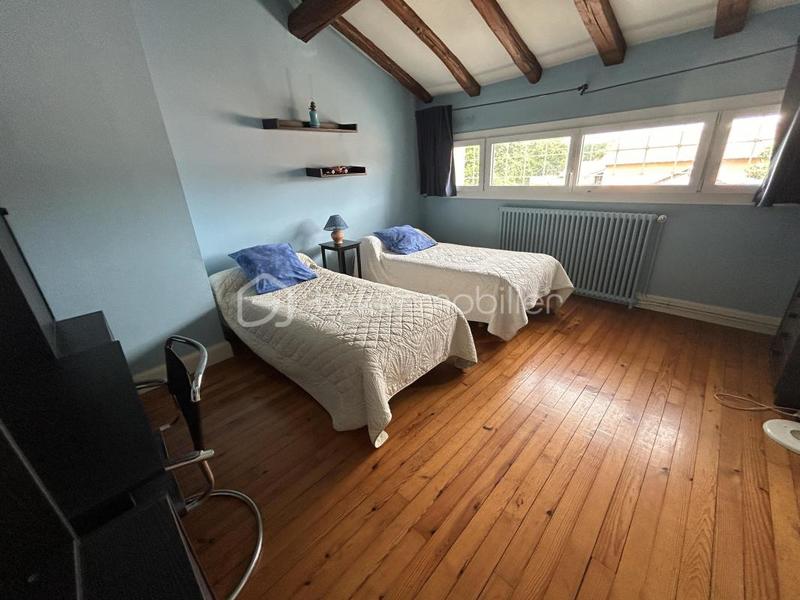 Propriété - 453 m² - 11 pièces