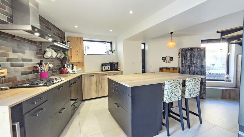 Maison - 148 m² - 6 pièces