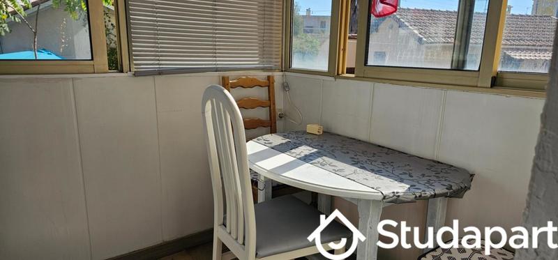 Chambre - 10 m² - 1 pièce