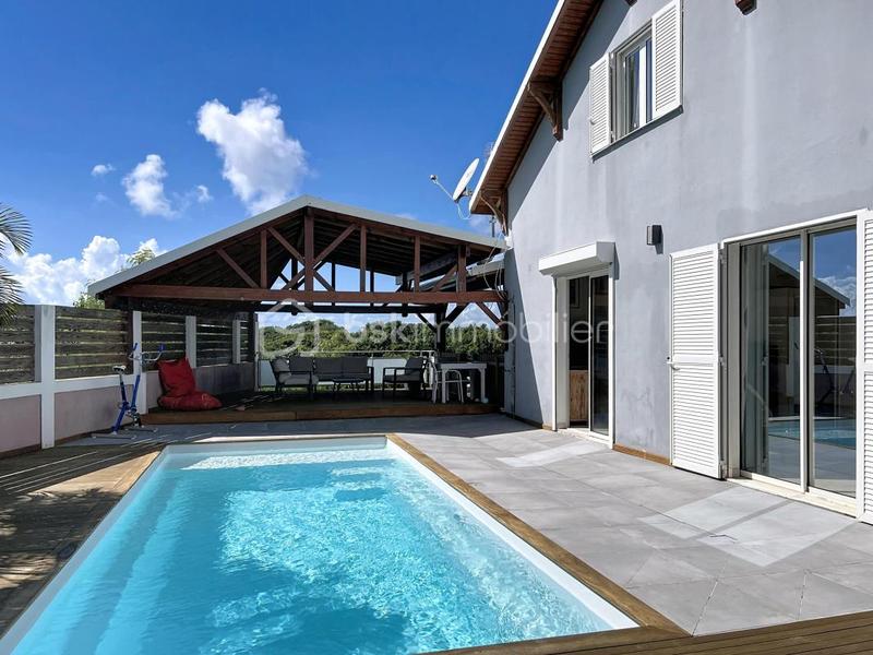 Villa - 295 m² - 10 pièces