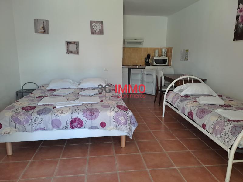 Fonds de commerce - Magasins - 167 m²