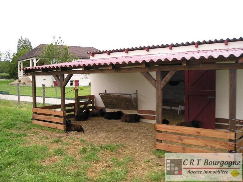 Maison - 240 m² - 8 pièces