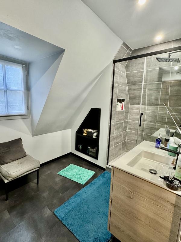 Maison - 218 m² - 7 pièces