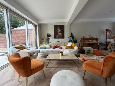 Maison - 211 m² - 6 pièces