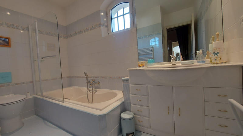 Villa - 210 m² - 6 pièces