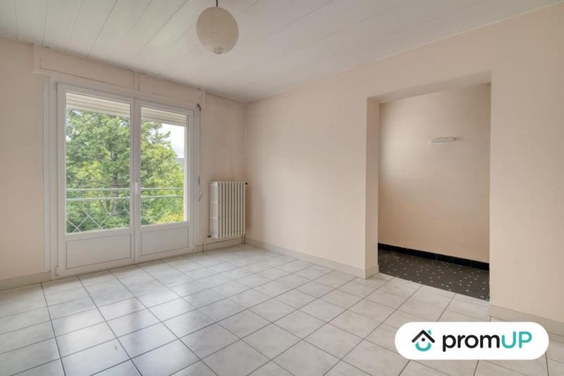 Maison - 180 m² - 5 pièces