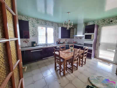Maison - 334 m² - 6 pièces