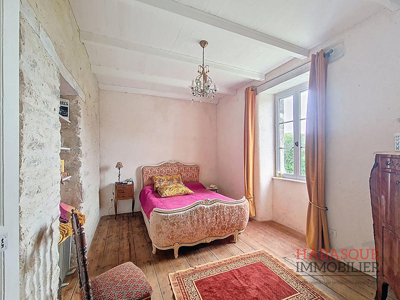 Maison - 152 m² - 9 pièces