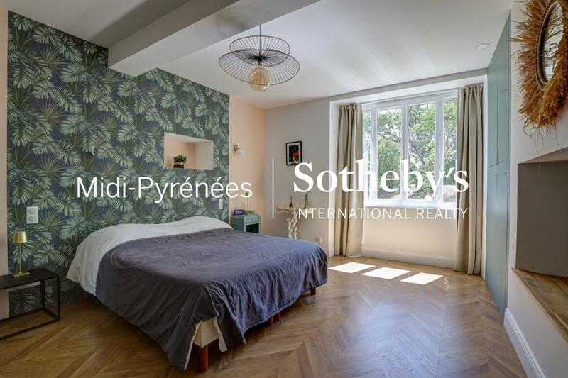 Maison de maîtres - 350 m² - 7 pièces