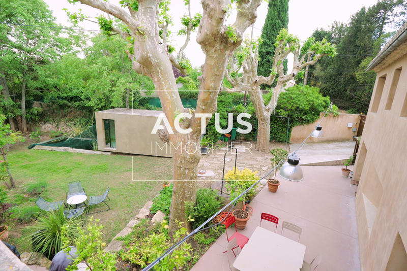 Maison - 182 m² - 6 pièces