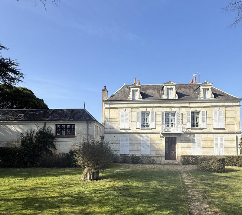 Maison - 260 m² - 11 pièces