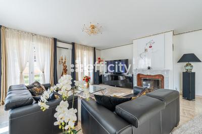 Maison - 193 m² - 7 pièces