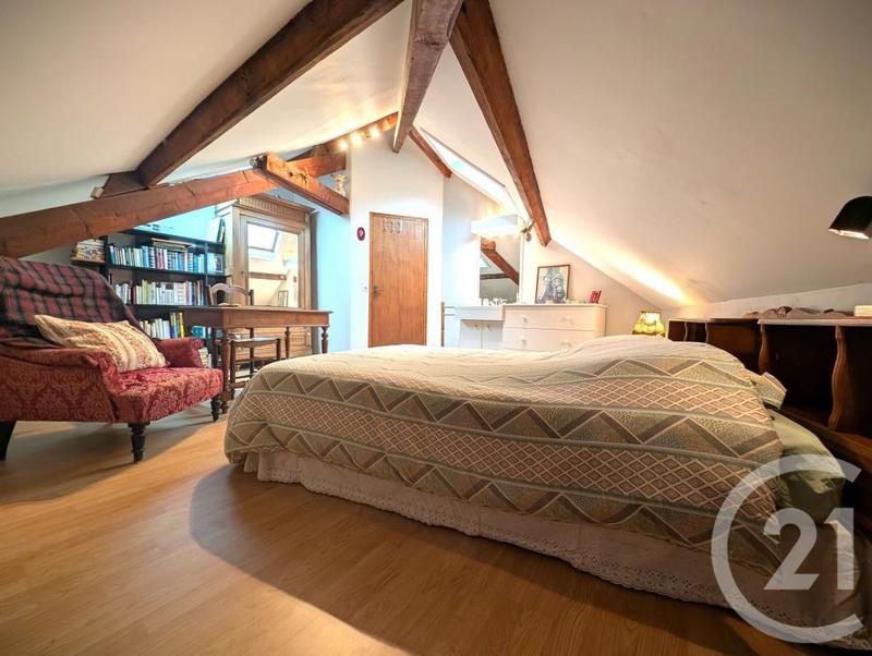 Maison - 198 m² - 8 pièces