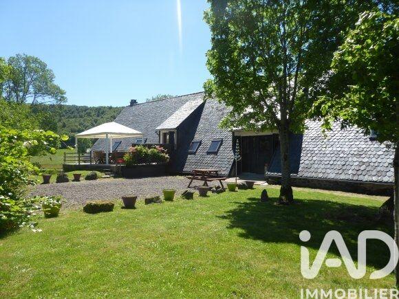 Maison - 240 m² - 5 pièces