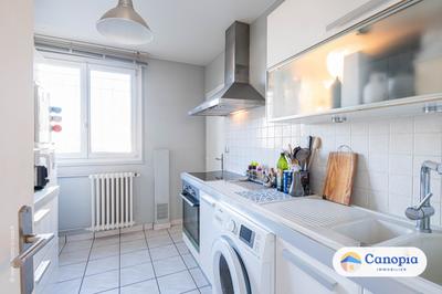 Appartement - 75 m² - 3 pièces