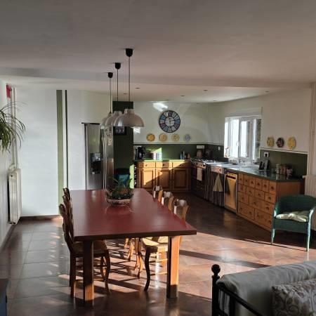 Maison - 230 m² - 9 pièces