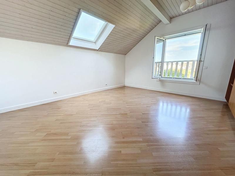 Maison - 222 m² - 7 pièces