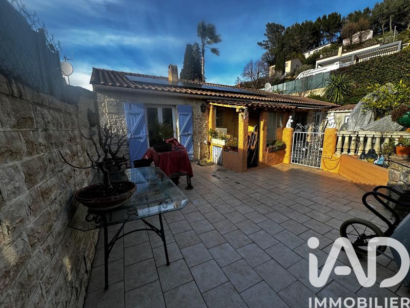 Maison - 93 m² - 4 pièces