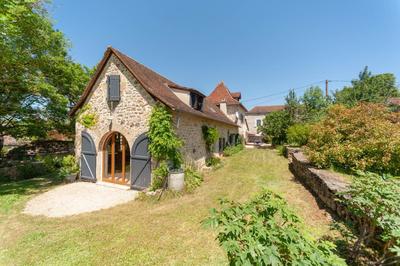 Propriété - 275 m² - 10 pièces