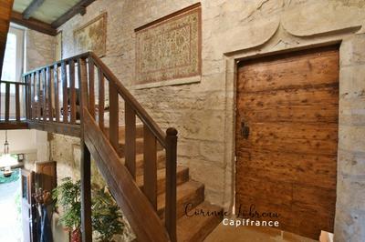 Maison - 270 m² - 9 pièces