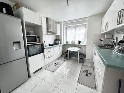 Appartement ancien - 92 m² - 5 pièces