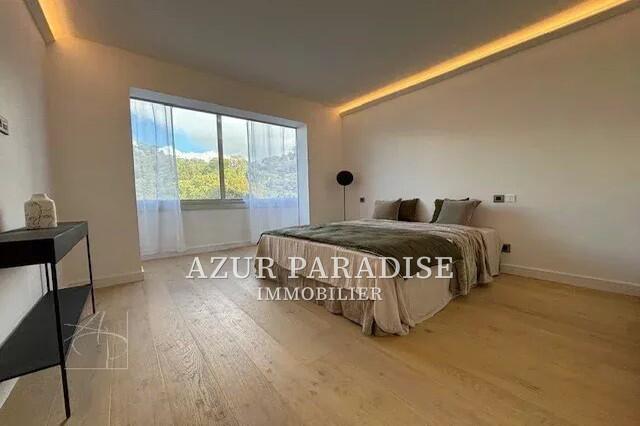 Appartement - 104 m² - 4 pièces