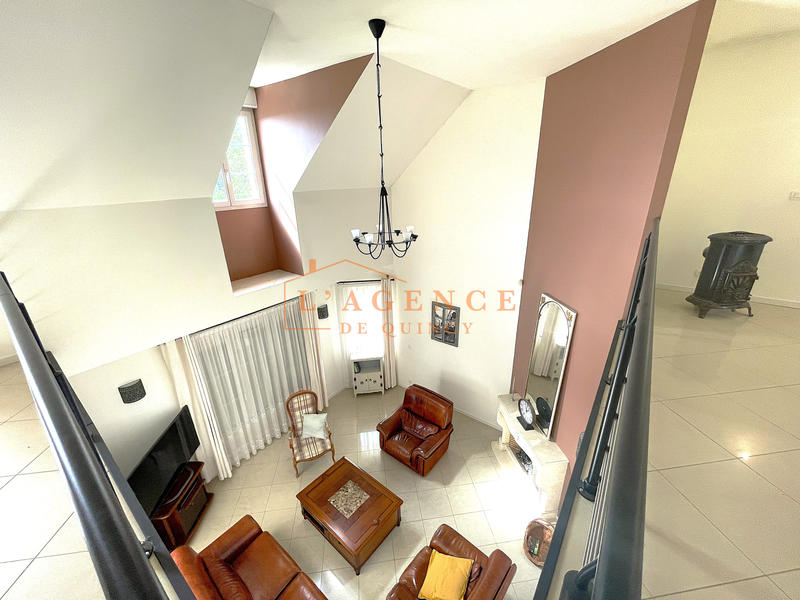 Maison - 239 m² - 6 pièces