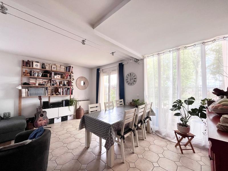 Appartement - 99 m² - 6 pièces