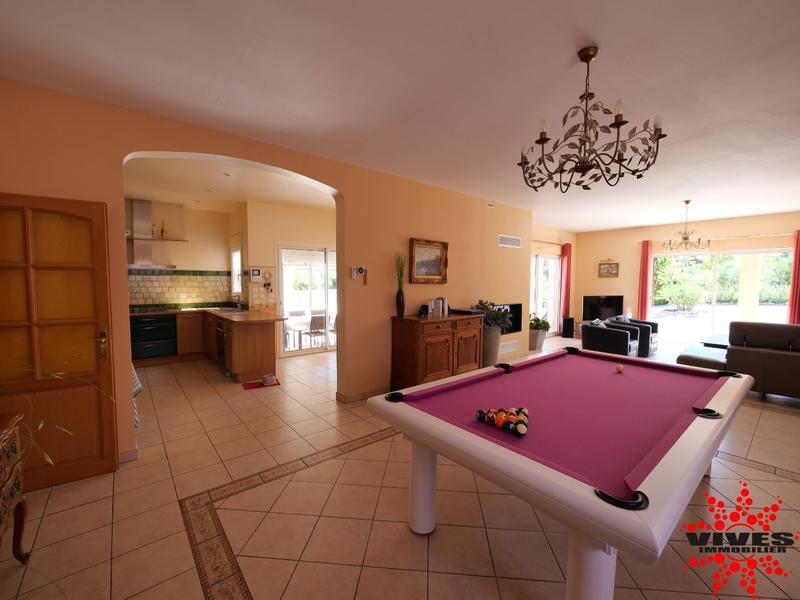 Villa - 213 m² - 6 pièces