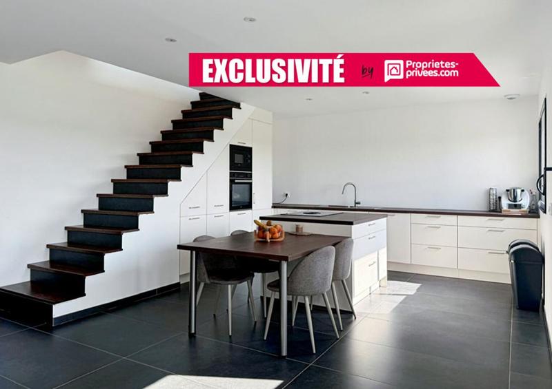Maison - 210 m² - 6 pièces