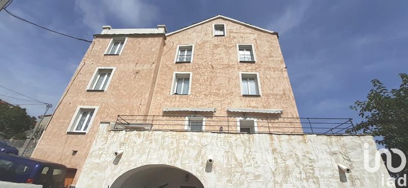 Maison - 280 m² - 16 pièces